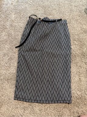 Diamond-Pattern Black & White Pencil Skirt
